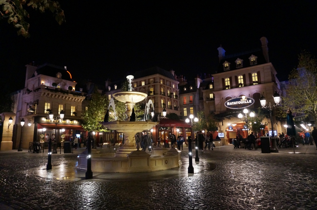 The new 'Parisian-style' square in front of the new dark ride Ratatouille. Photo: Petra van den Hoven